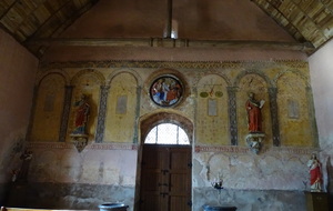Intérieur de l'église Saint Léonard des bois
