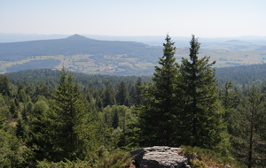 Vue sur le Pic du Lizieux depuis le sommet du Testavoyre